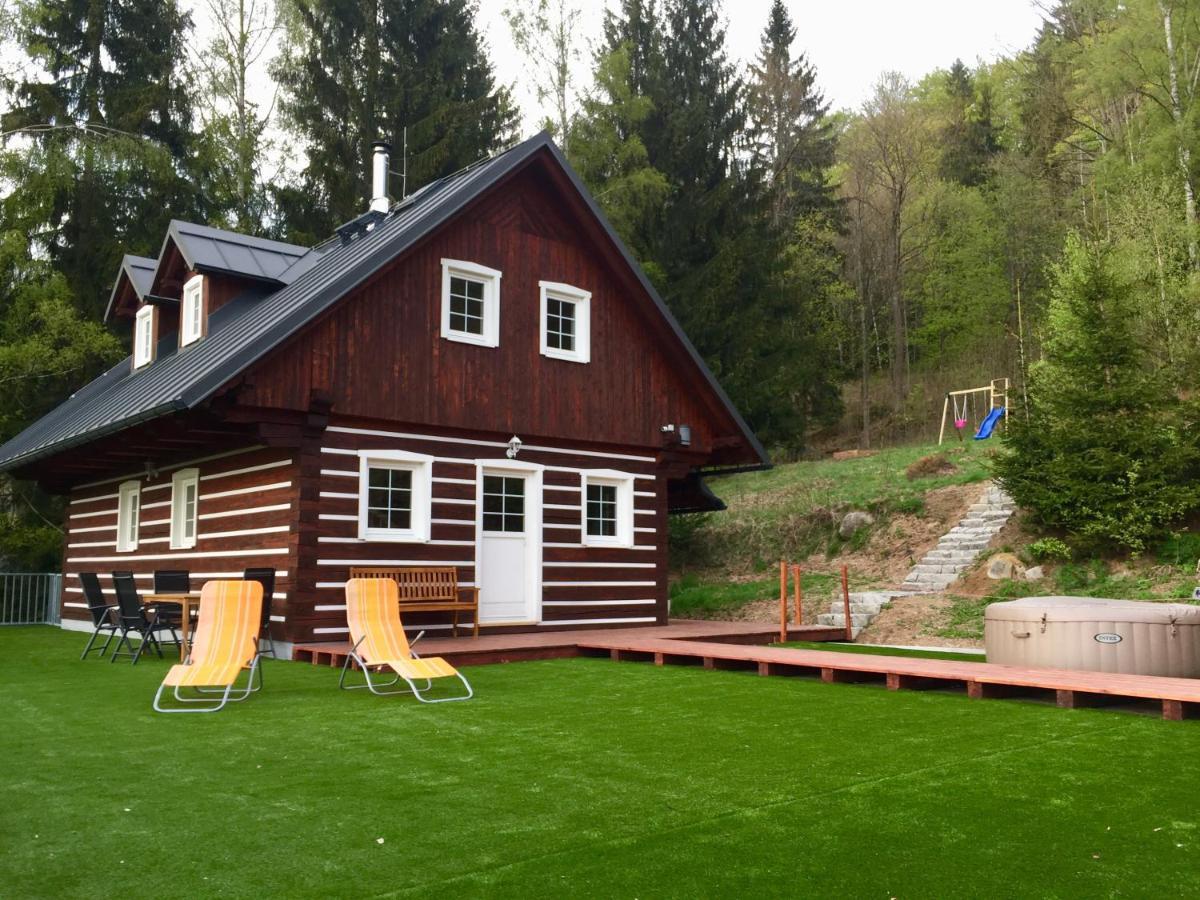 Roubenka Ella Villa Desná Eksteriør billede